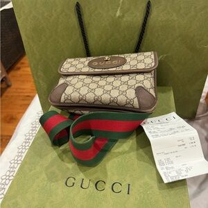 Gucci
small Neo Vintage messenger bag